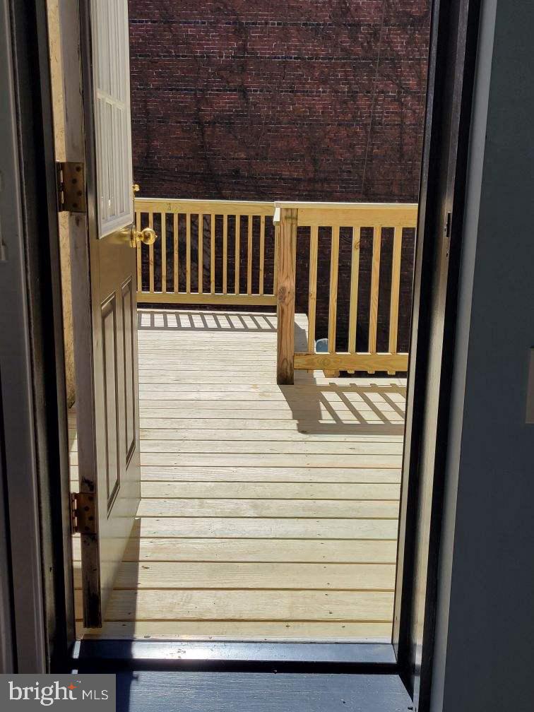 ITALIAN MARKET - Residential Lease