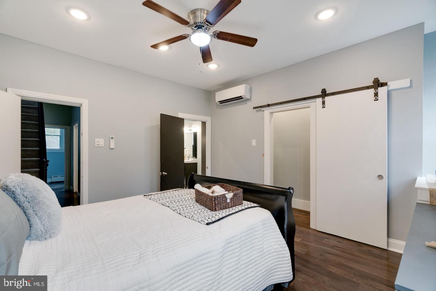 ITALIAN MARKET - Residential Lease