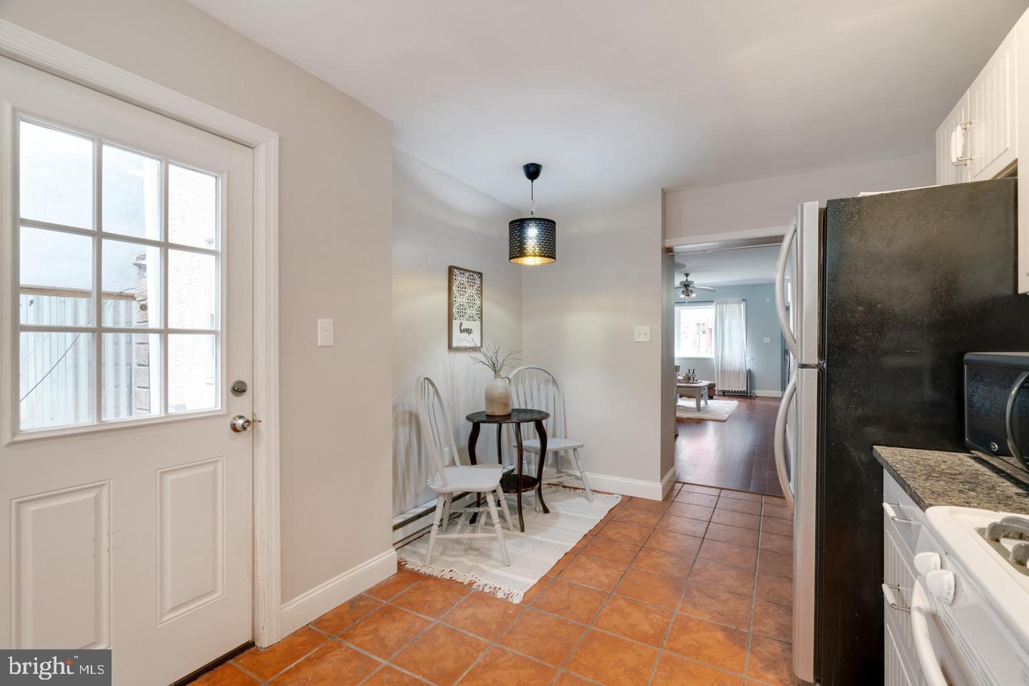 ITALIAN MARKET - Residential Lease