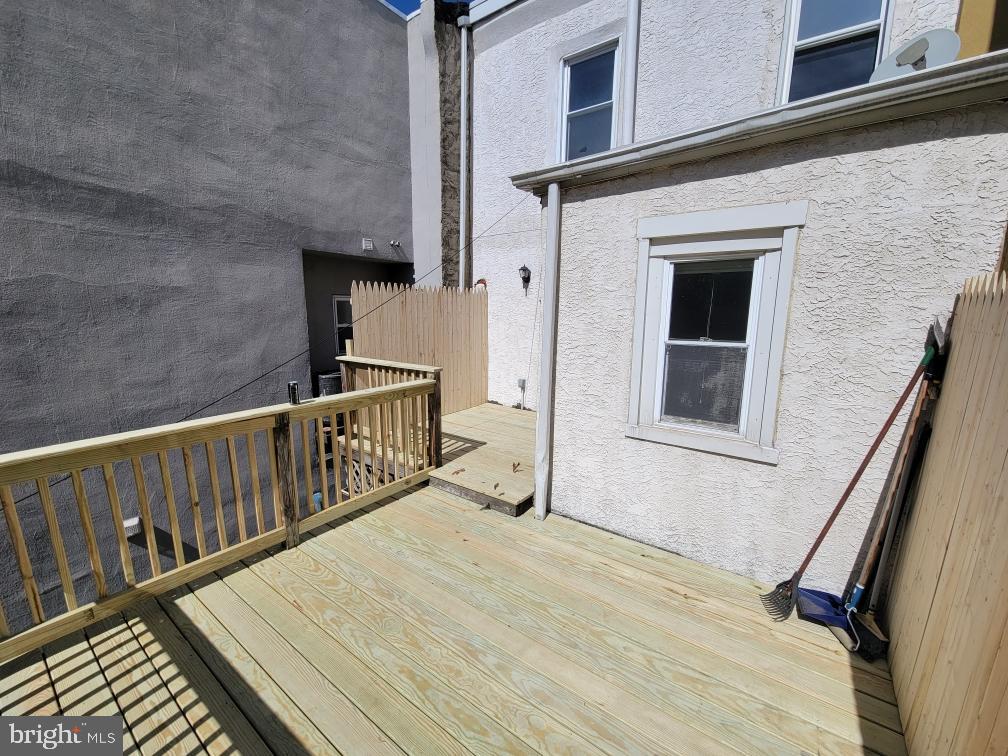 ITALIAN MARKET - Residential Lease