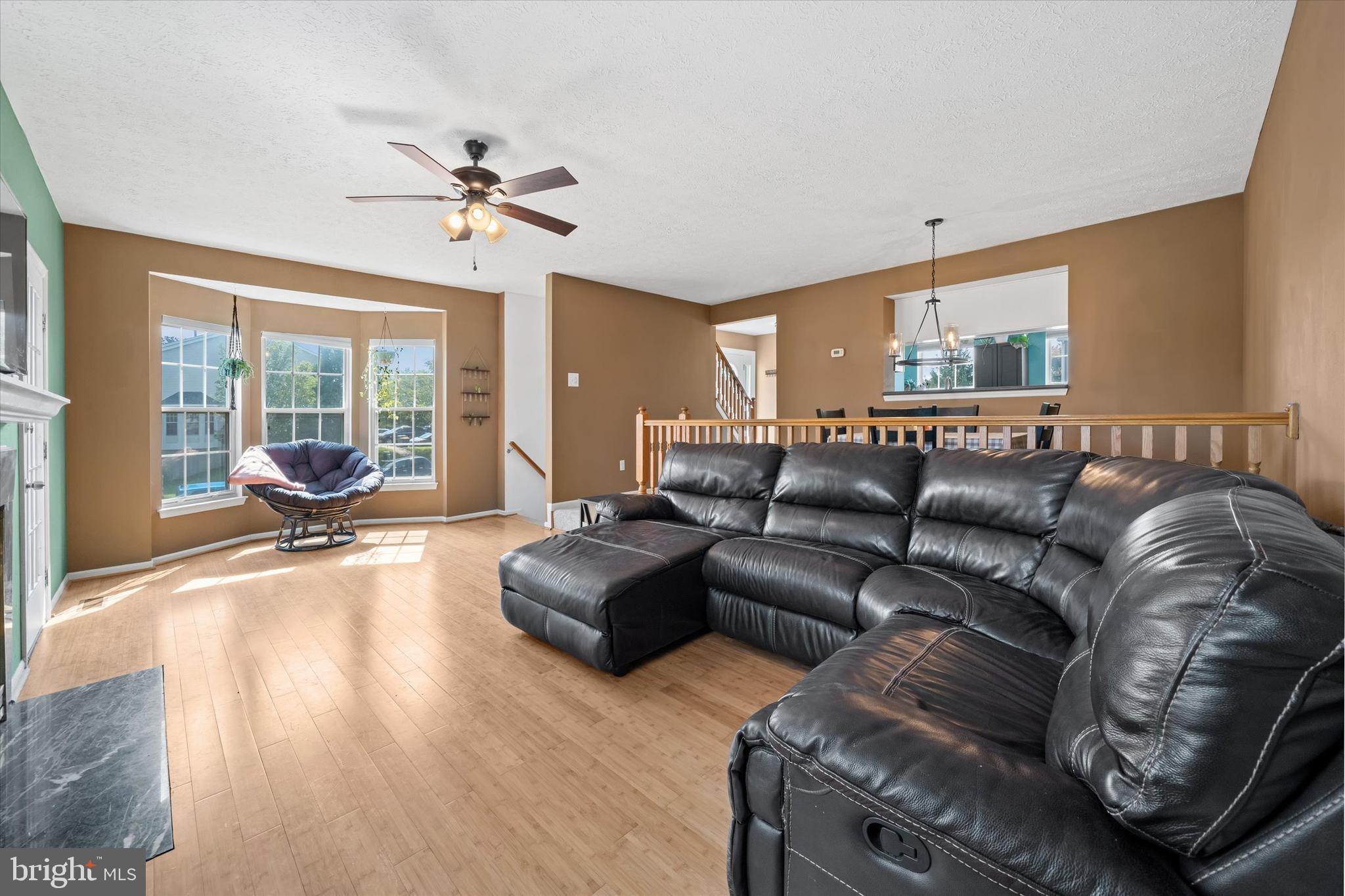 100 W SHETLAND COURT