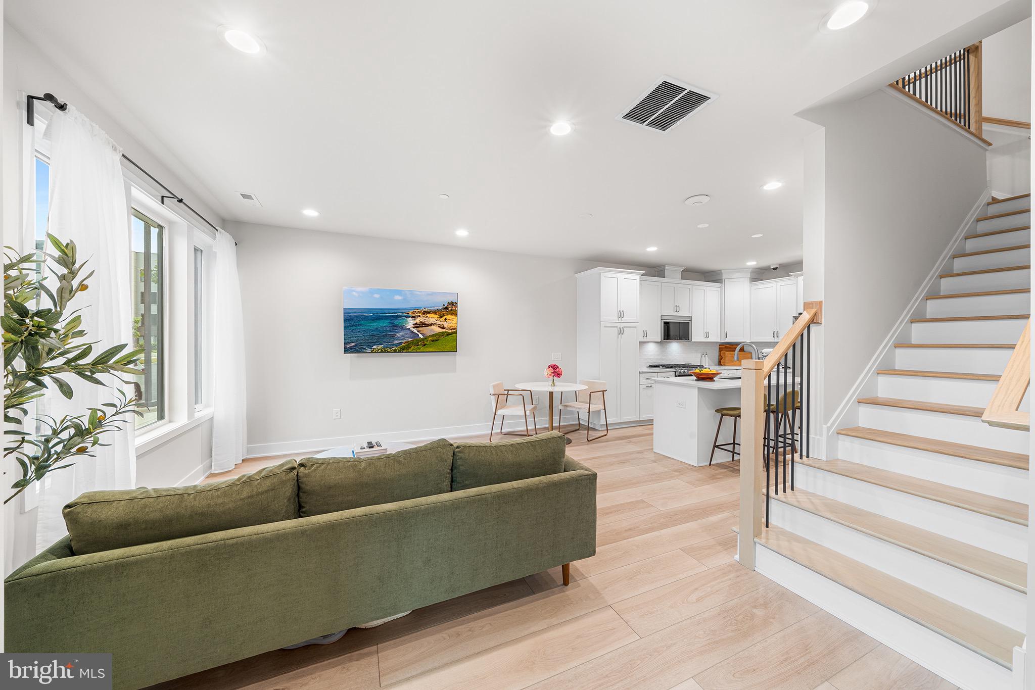 NORTHBANK - Residential