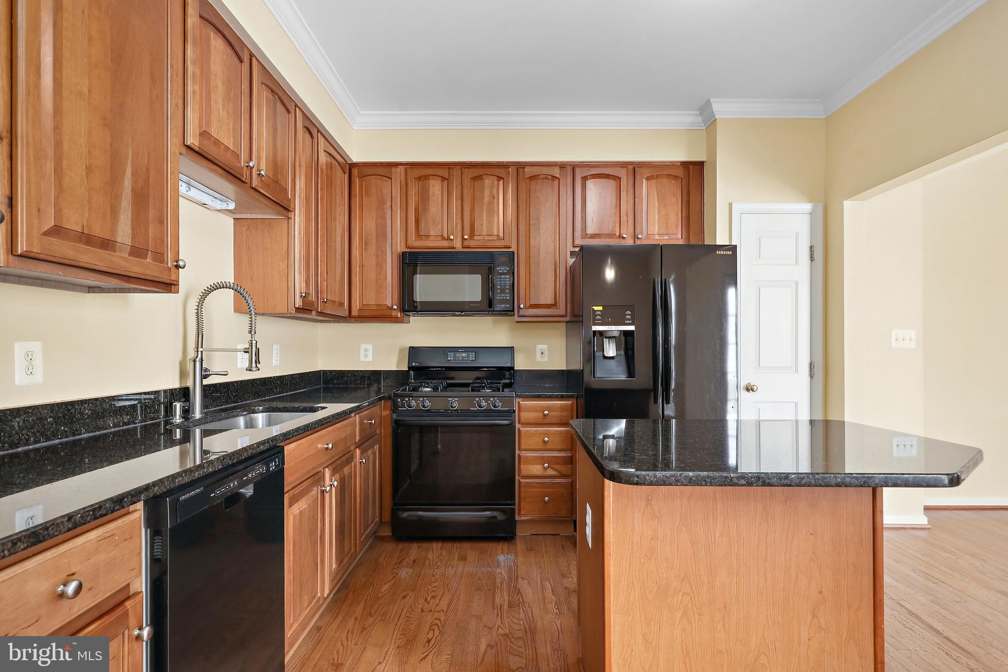 8078 HORSESHOE COTTAGE CIRCLE