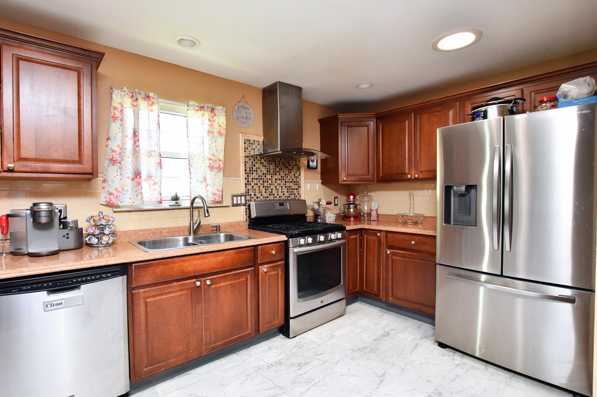 210 BENTWOOD DRIVE