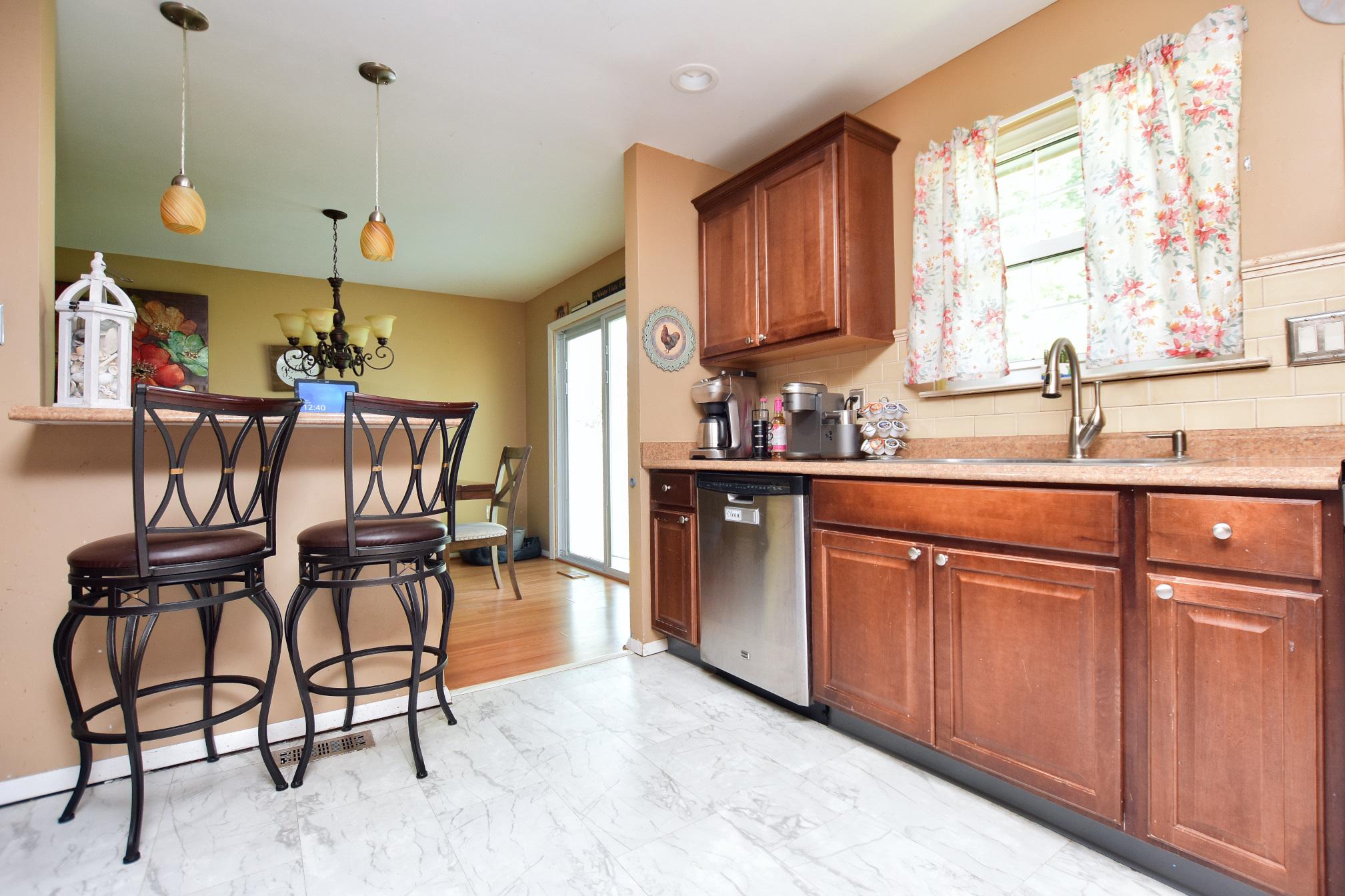 210 BENTWOOD DRIVE