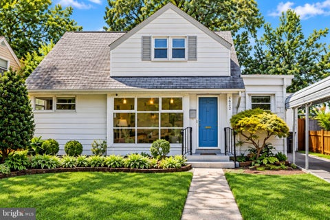 Photo of 6522 Cavalier Drive, ALEXANDRIA, VA 22307 (MLS # VAFX2332398)