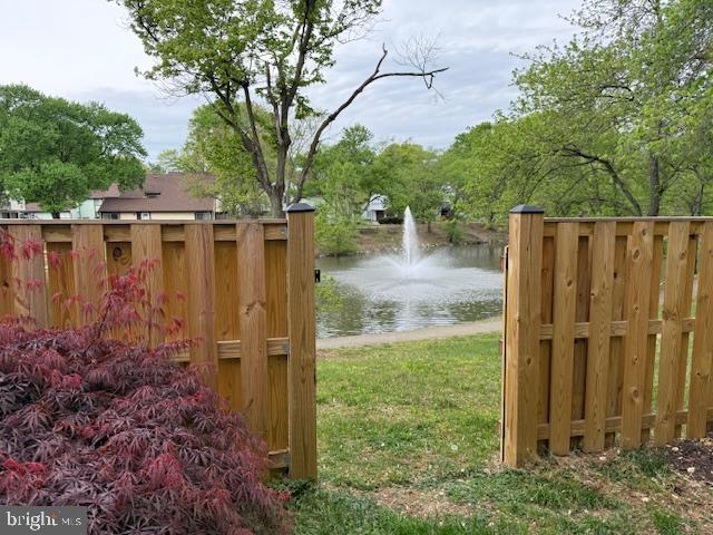 CROFTON MEADOWS - Residential