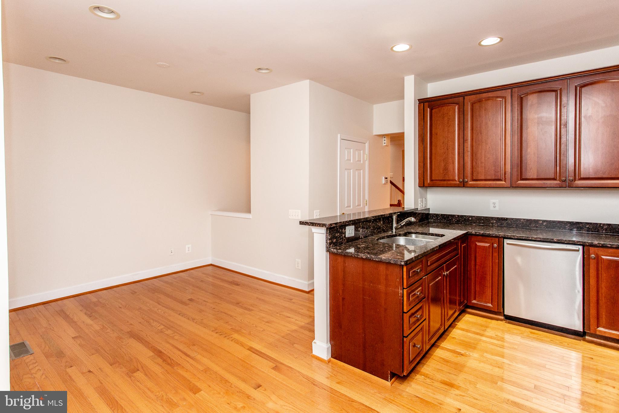 PAVILIONS AT HUNTINGTON - Residential Lease