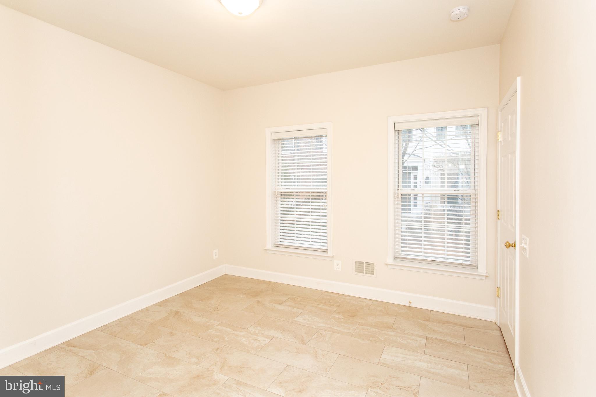 PAVILIONS AT HUNTINGTON - Residential Lease