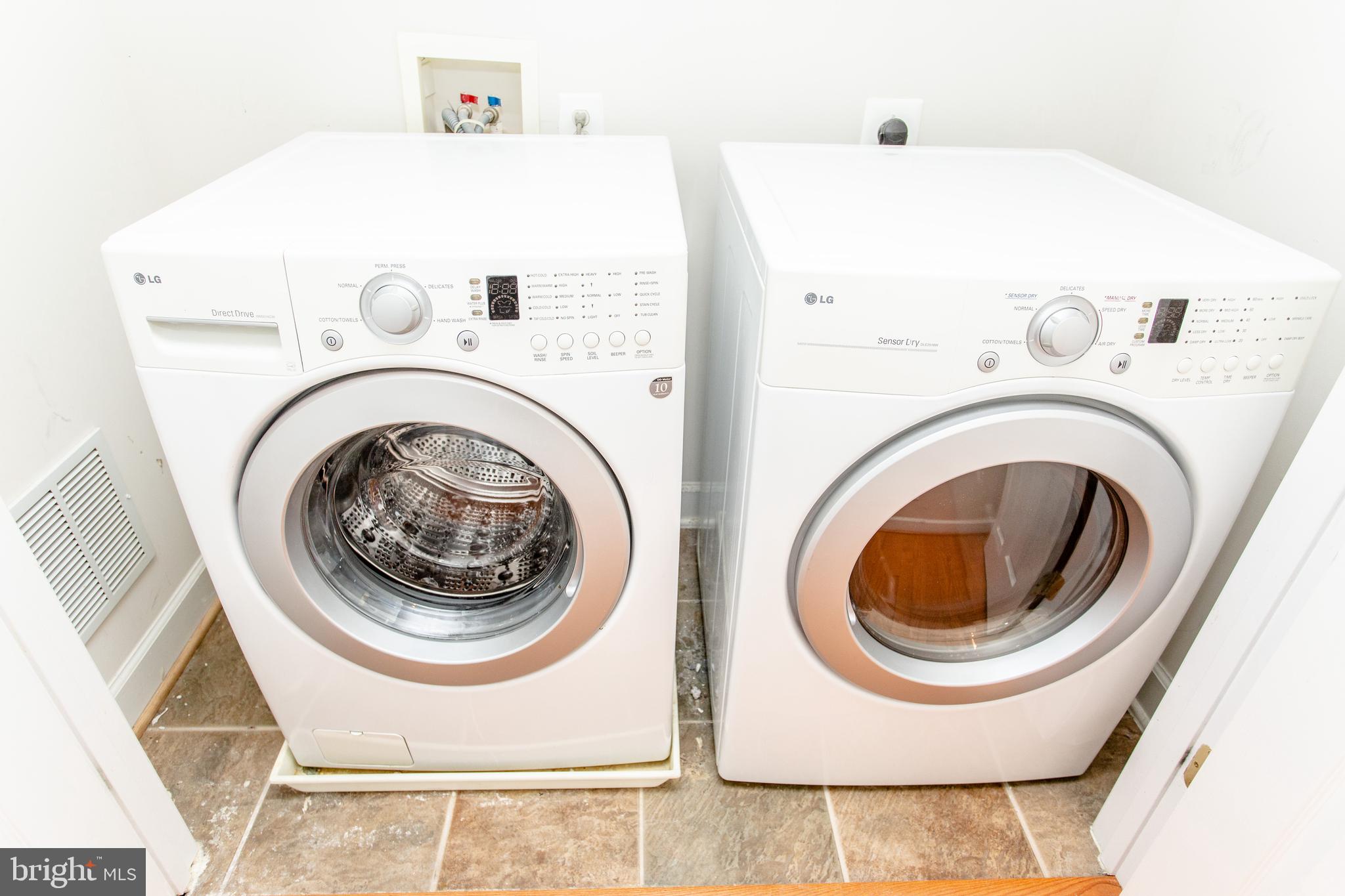 PAVILIONS AT HUNTINGTON - Residential Lease