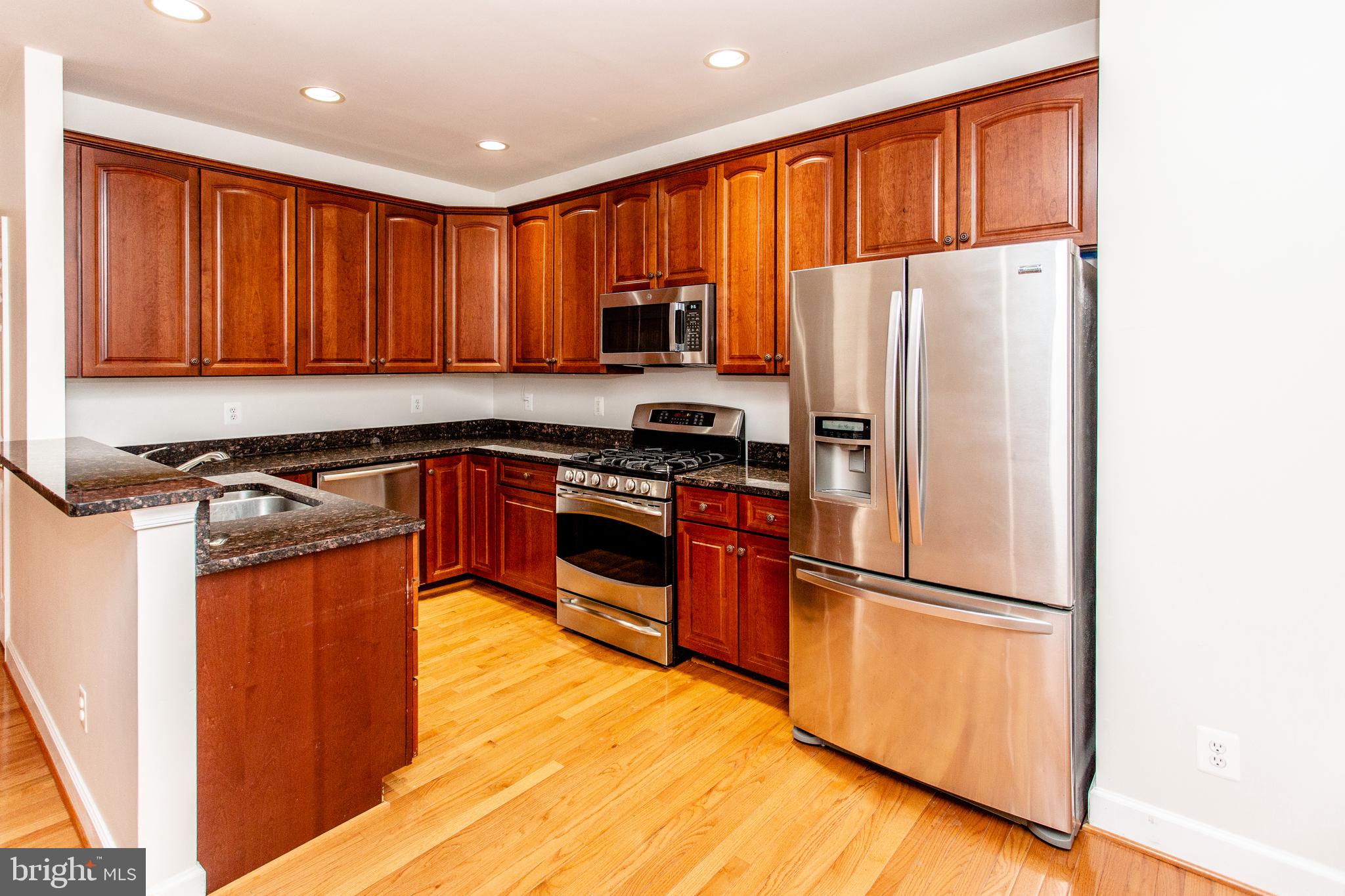 PAVILIONS AT HUNTINGTON - Residential Lease