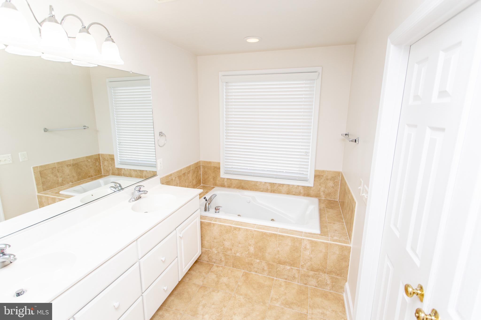 PAVILIONS AT HUNTINGTON - Residential Lease