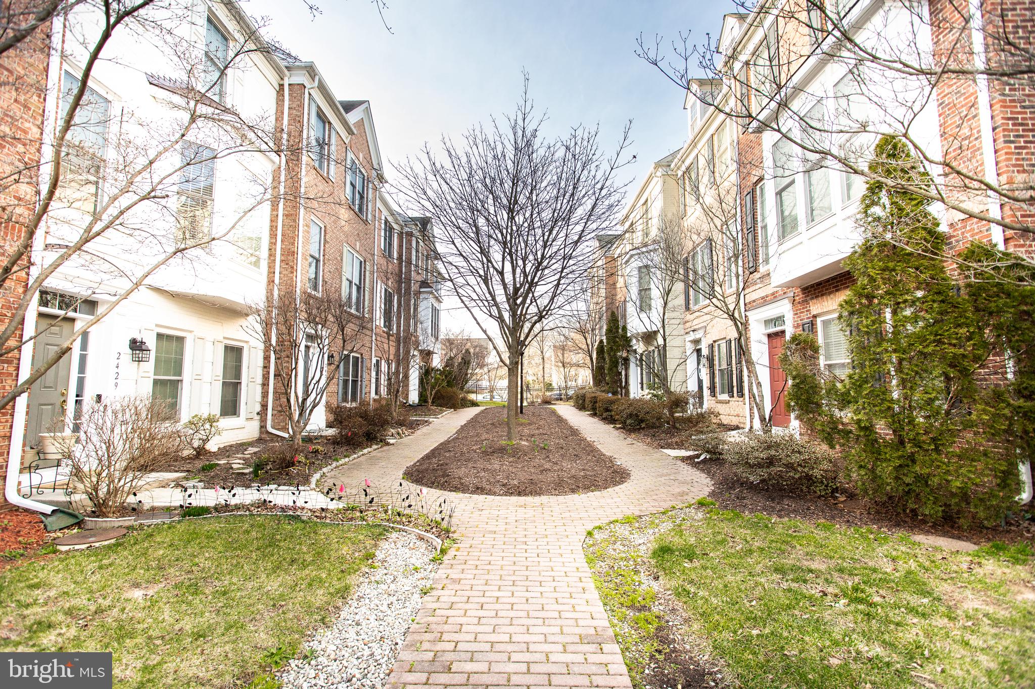 PAVILIONS AT HUNTINGTON - Residential Lease