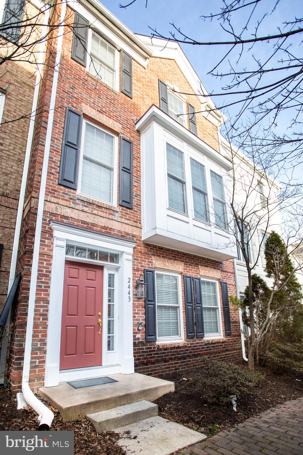 PAVILIONS AT HUNTINGTON - Residential Lease