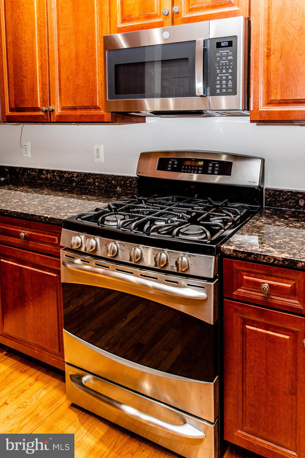 PAVILIONS AT HUNTINGTON - Residential Lease