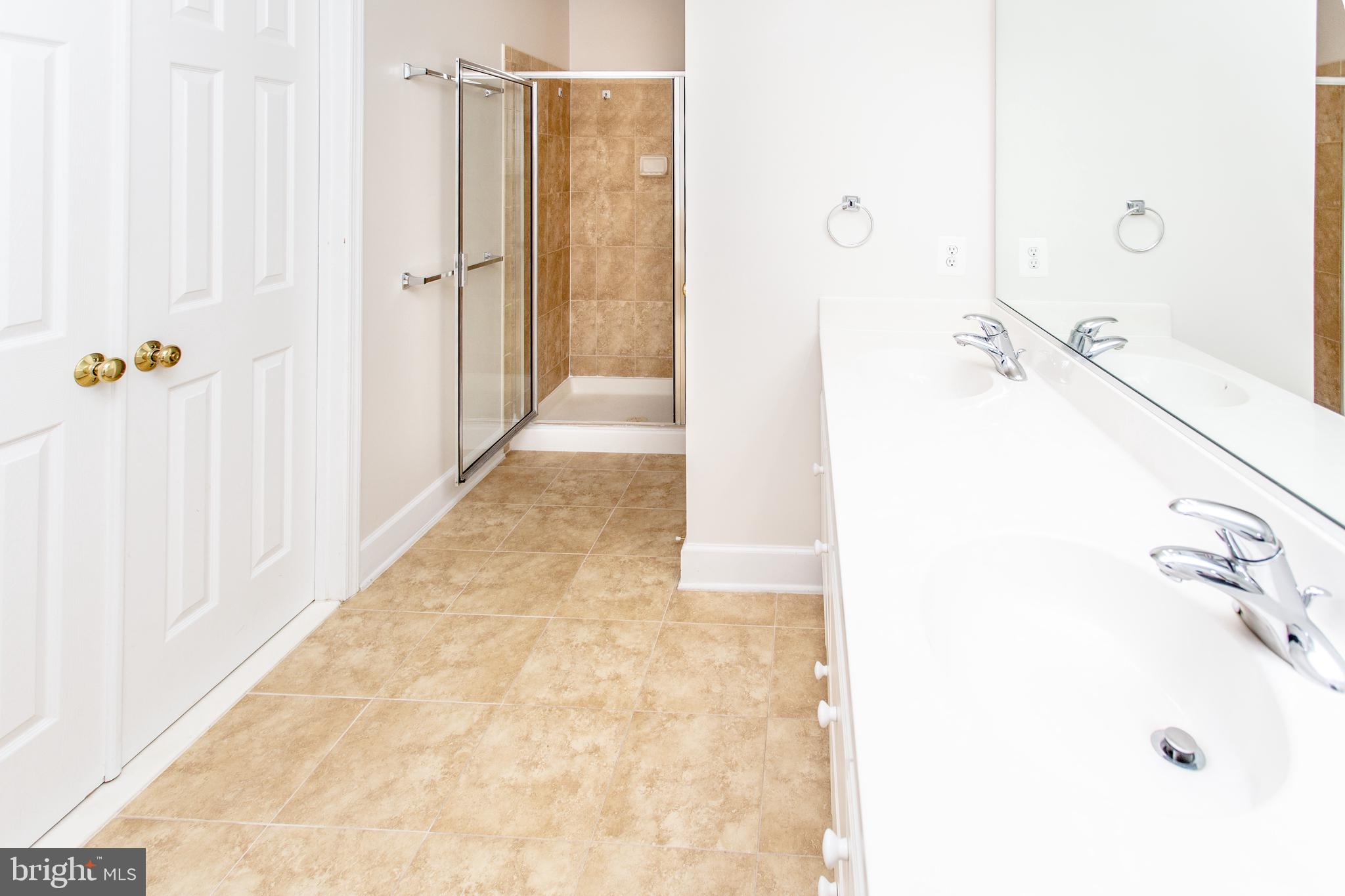 PAVILIONS AT HUNTINGTON - Residential Lease