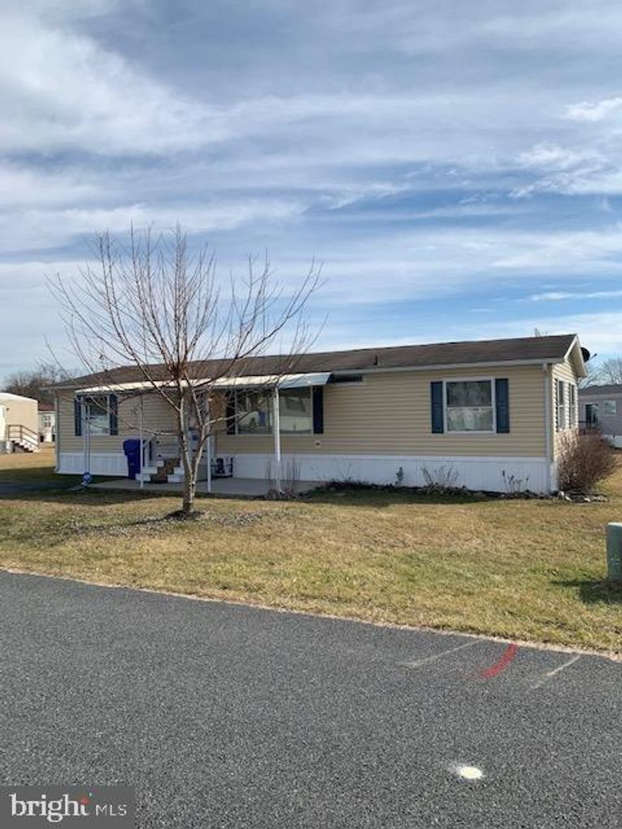 **BACK TO ACTIVE-BUYER DID NOT GET APPROVED BY PARK***
**Sought after Lincoln Estates home!** Gettysburg Square is close by where you can enjoy dining, local shopping and events throughout the year. Golf, skiing and State Parks are close by as well. New AC 2020,  hot water heater 2017, Furnace recently cleaned and serviced.   There is a living room, family room, dining room, kitchen, primary bedroom with a bathroom, two additional bedrooms on the other side of the house. Lot rent one of the lowest around at $498! Huge deck and 2 sheds convey! All appliances convey including the washer and dryer. Buyers must be approved by park management.
