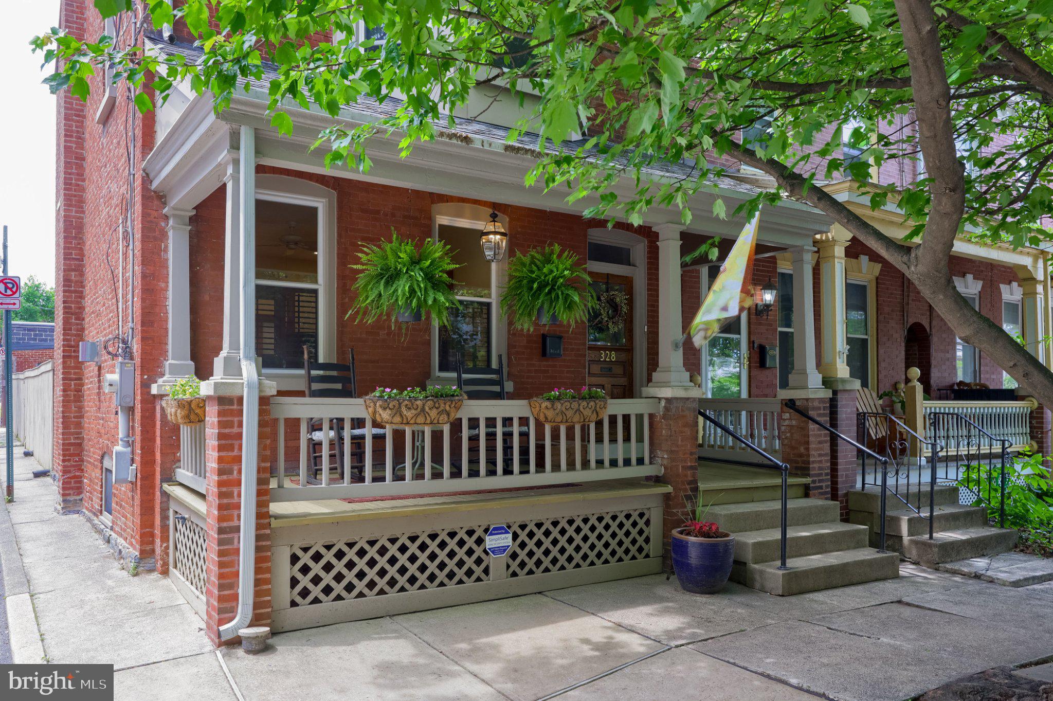 328 N PINE STREET