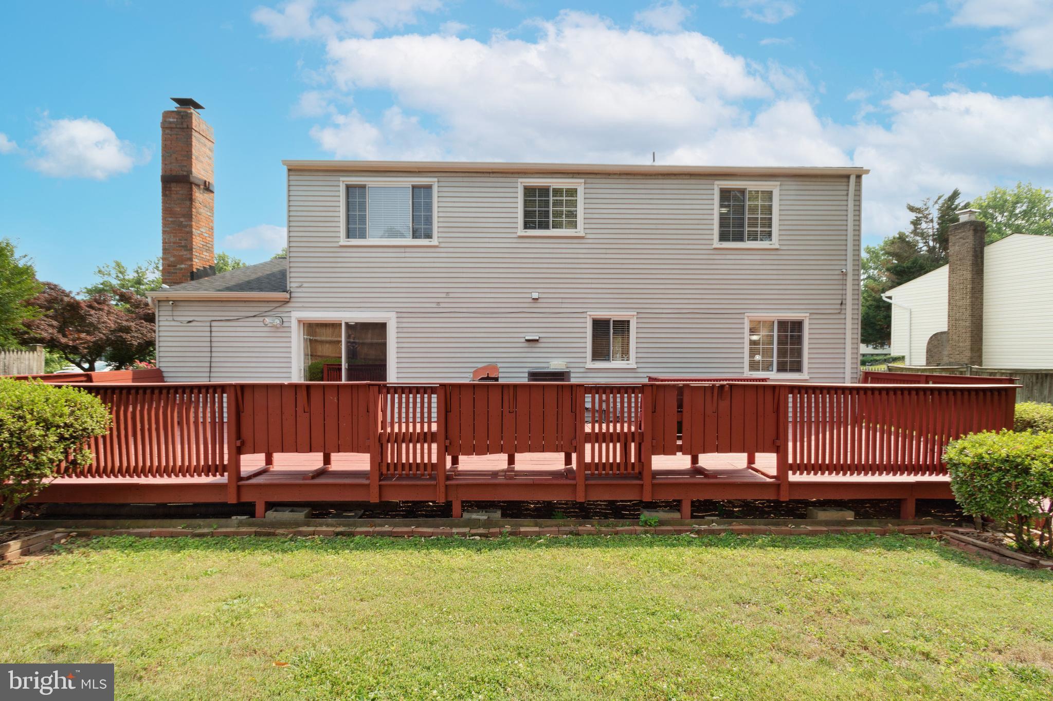 FIVE OAKS PLACE - Residential