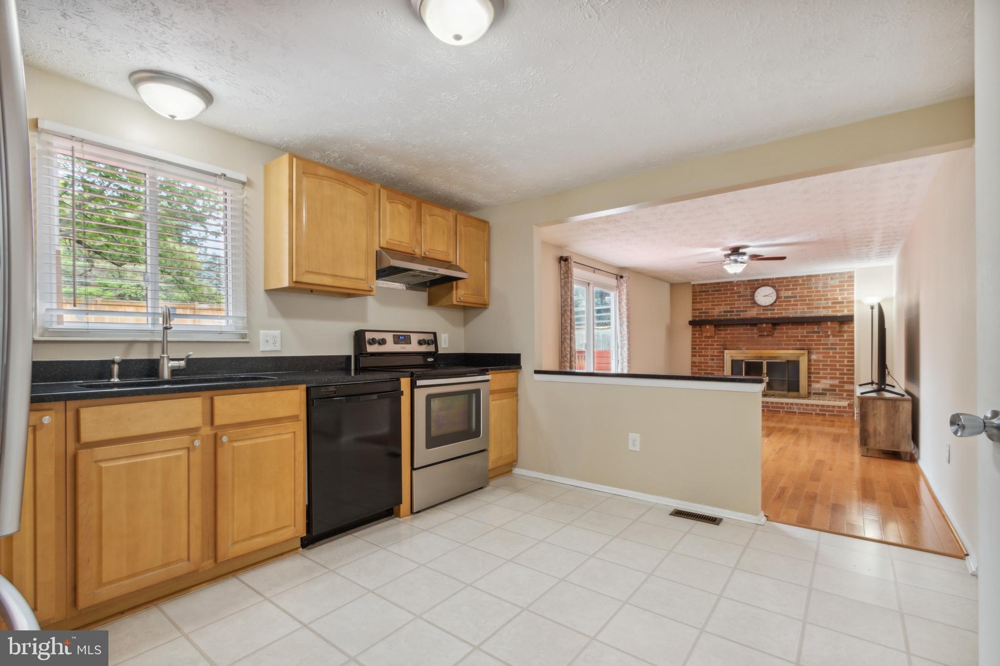 FIVE OAKS PLACE - Residential