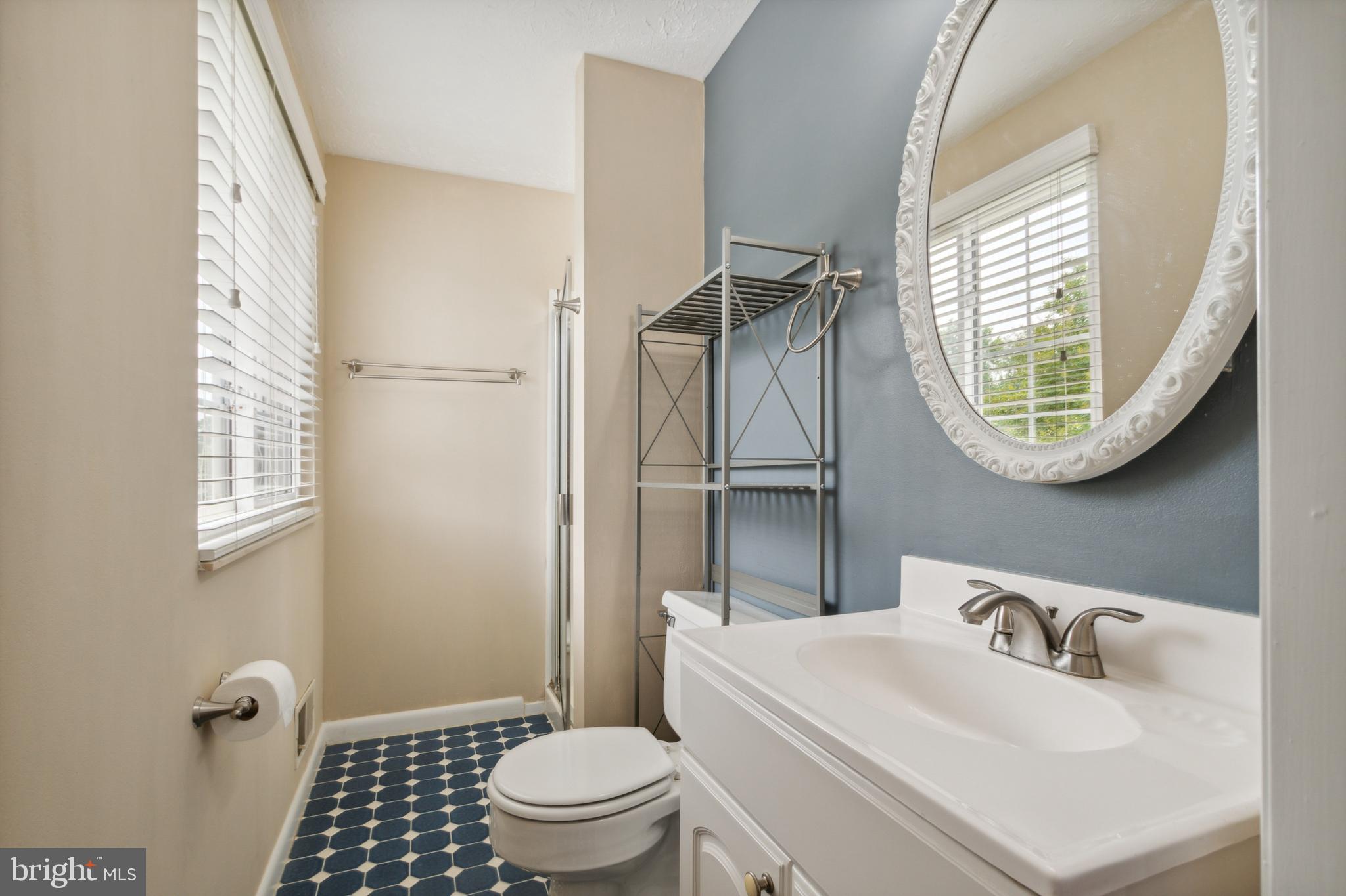 FIVE OAKS PLACE - Residential