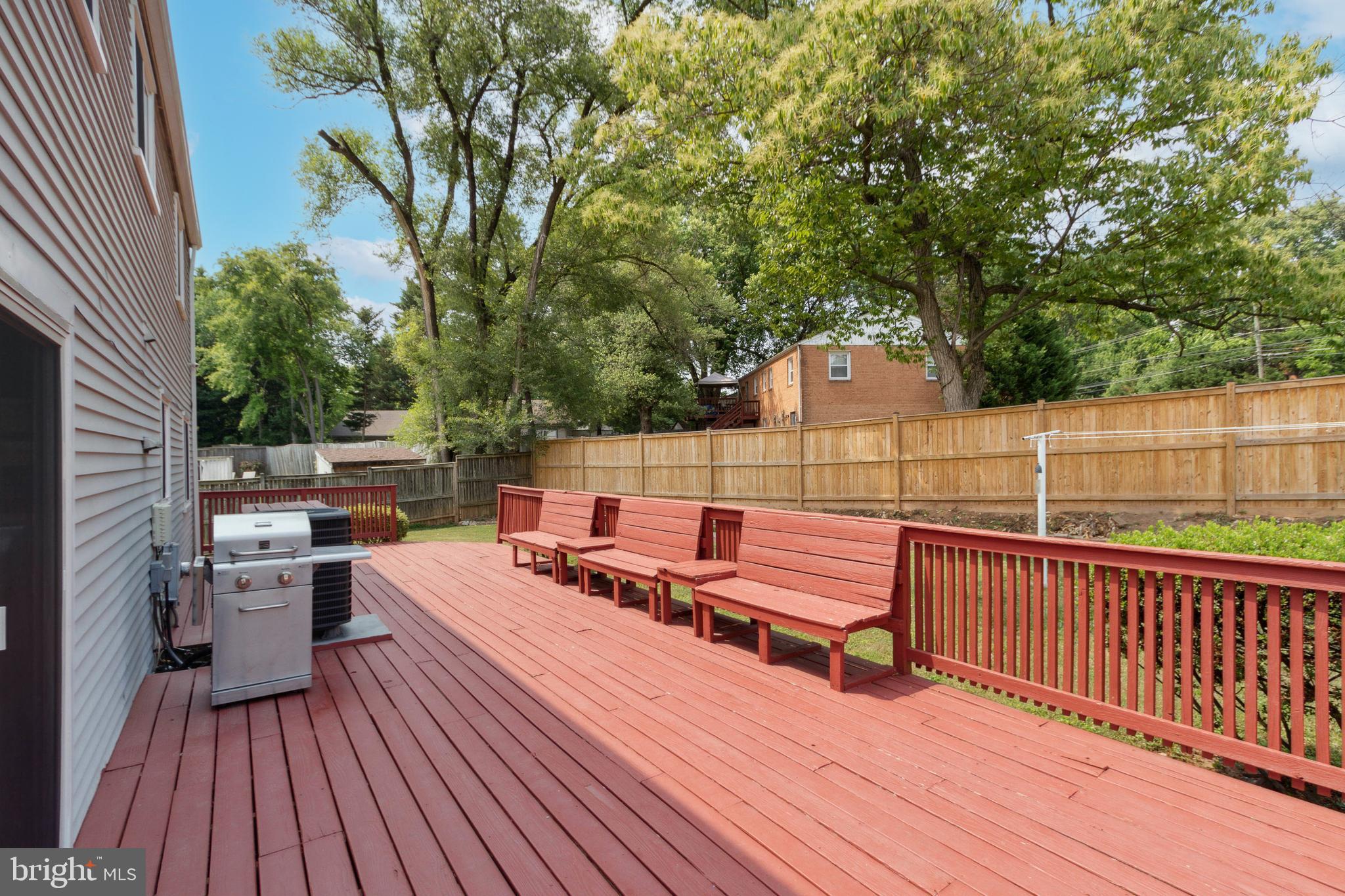 FIVE OAKS PLACE - Residential