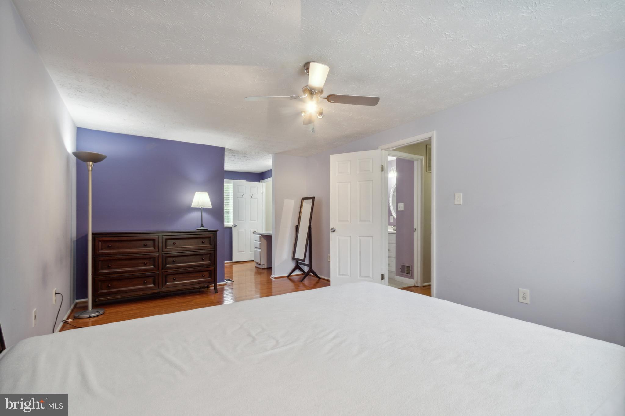 FIVE OAKS PLACE - Residential