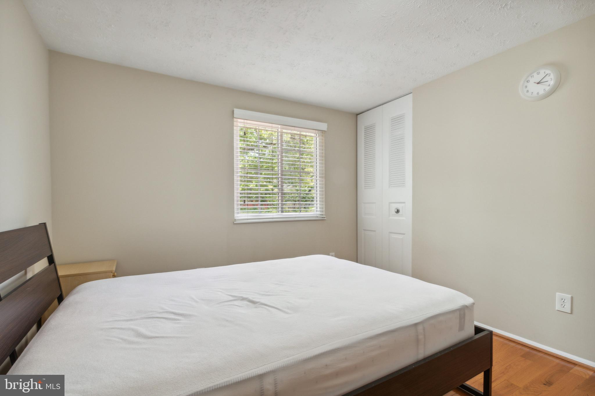 FIVE OAKS PLACE - Residential