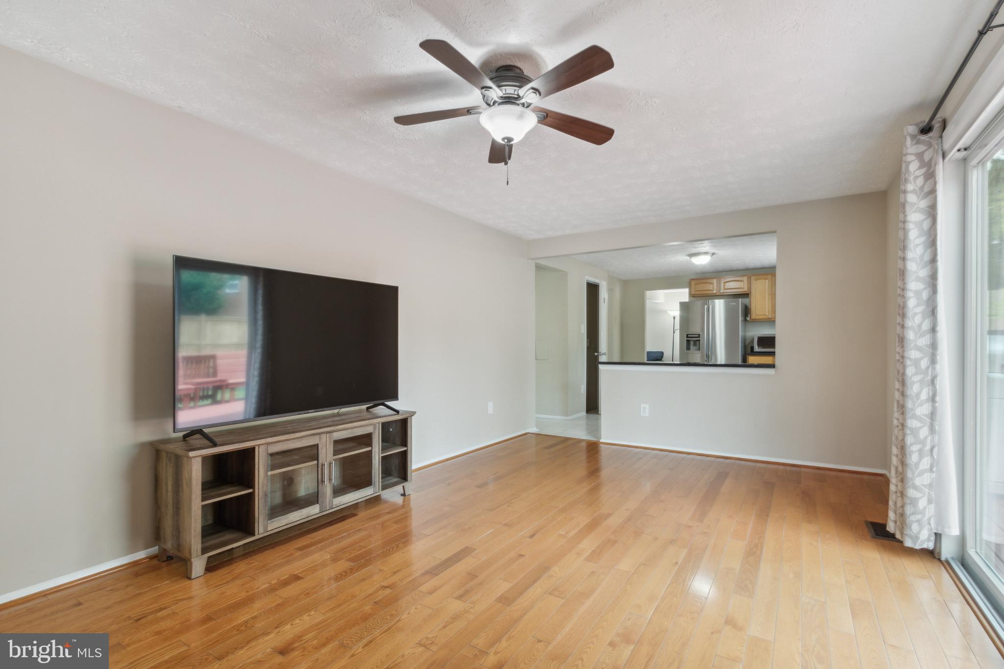 FIVE OAKS PLACE - Residential