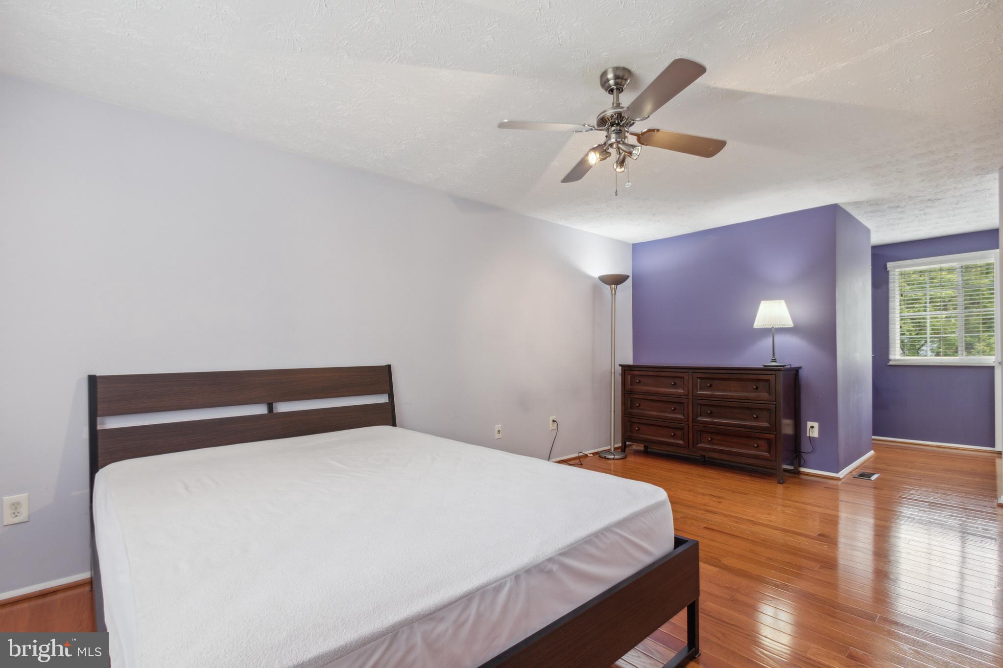 FIVE OAKS PLACE - Residential