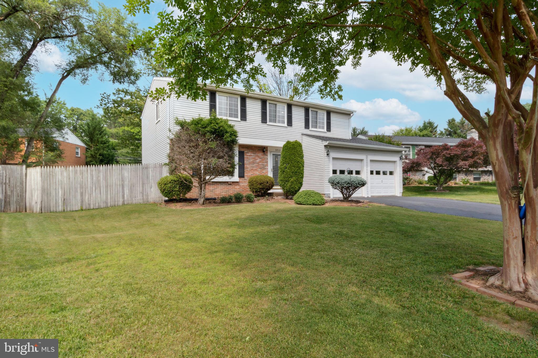 FIVE OAKS PLACE - Residential