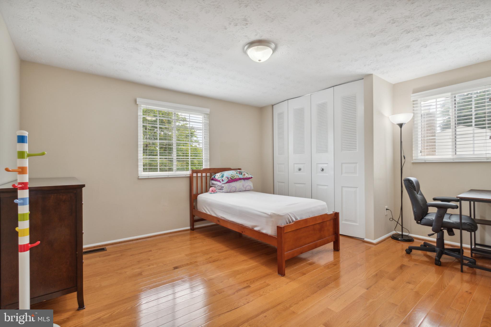 FIVE OAKS PLACE - Residential