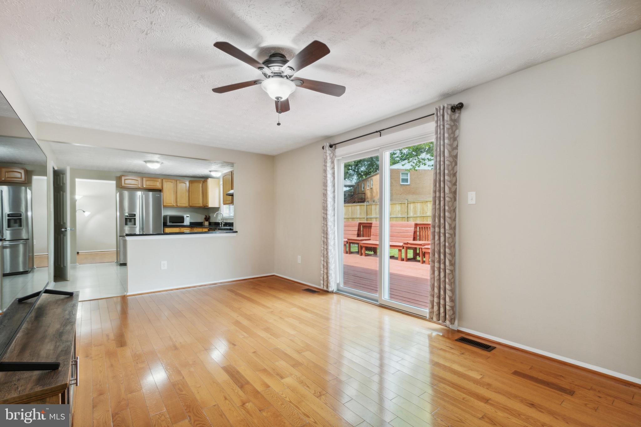 FIVE OAKS PLACE - Residential