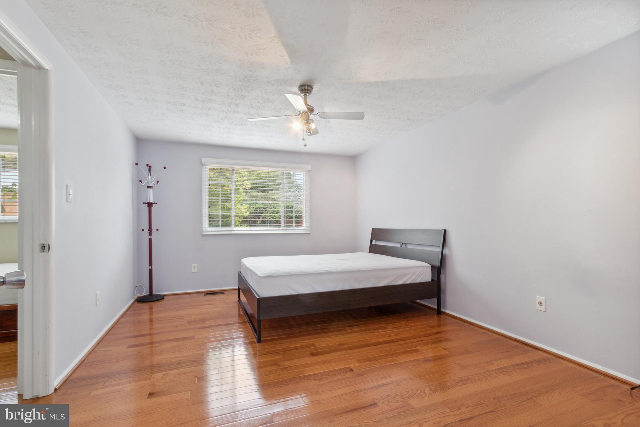 FIVE OAKS PLACE - Residential