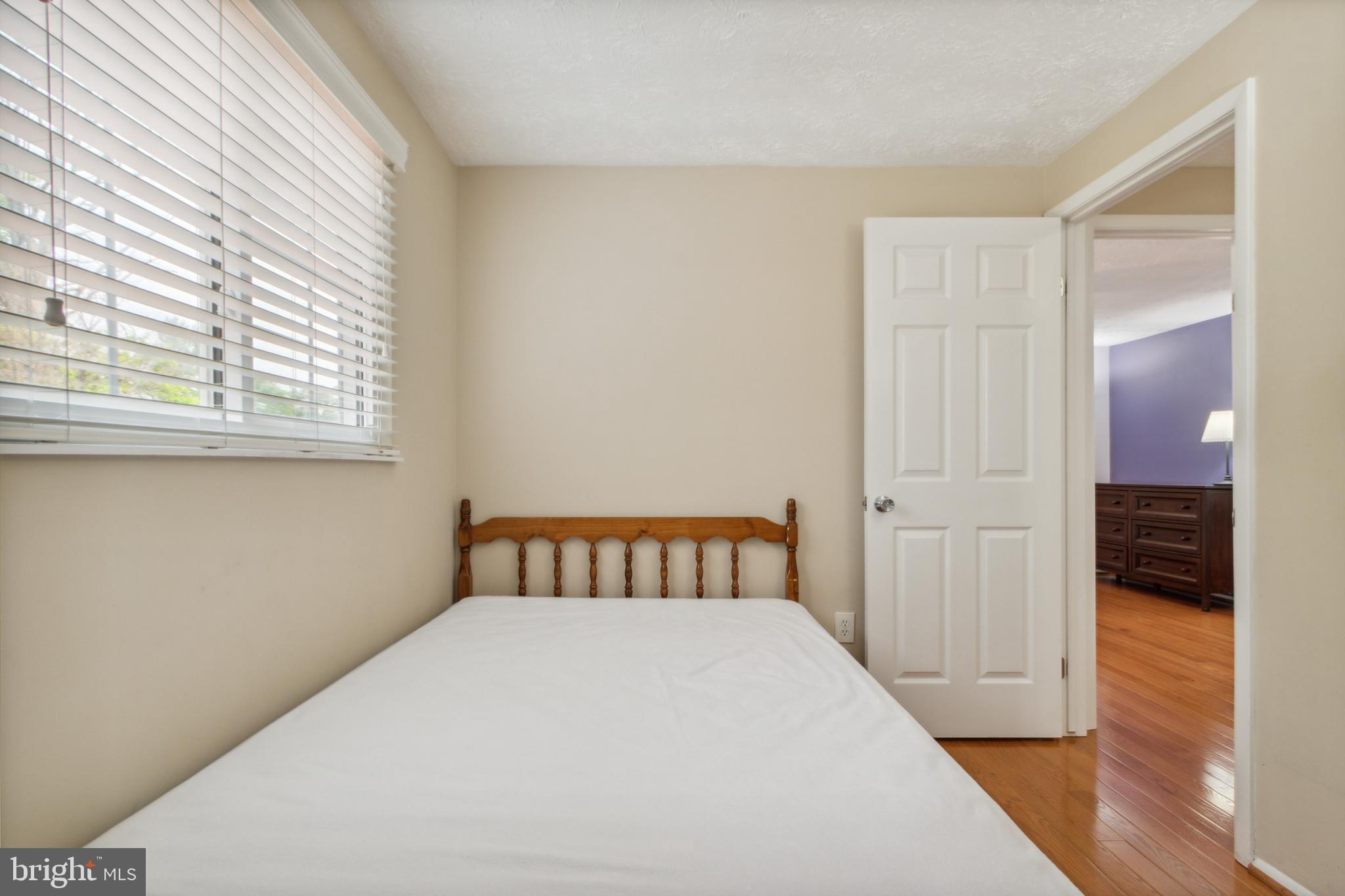 FIVE OAKS PLACE - Residential