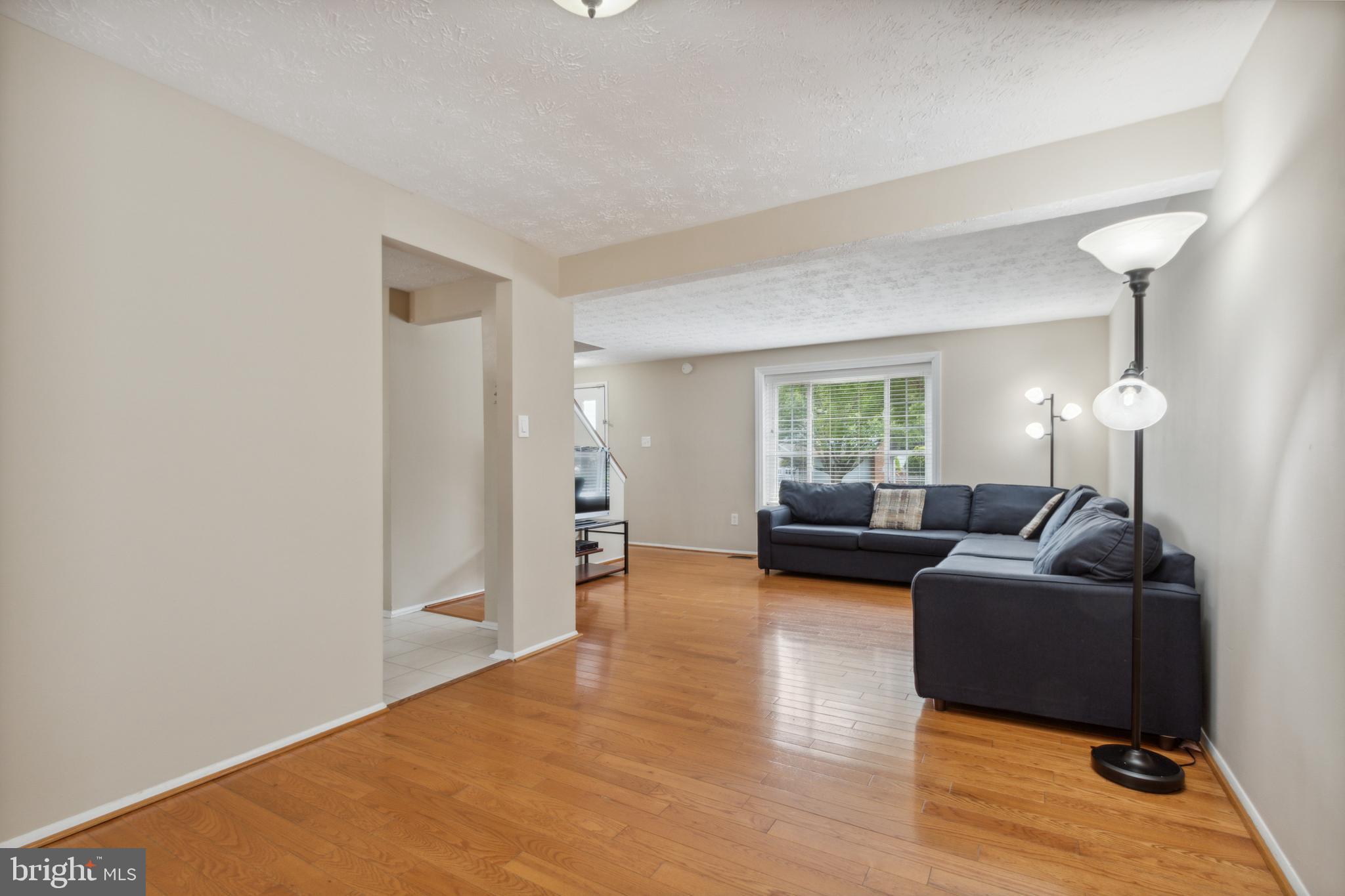 FIVE OAKS PLACE - Residential