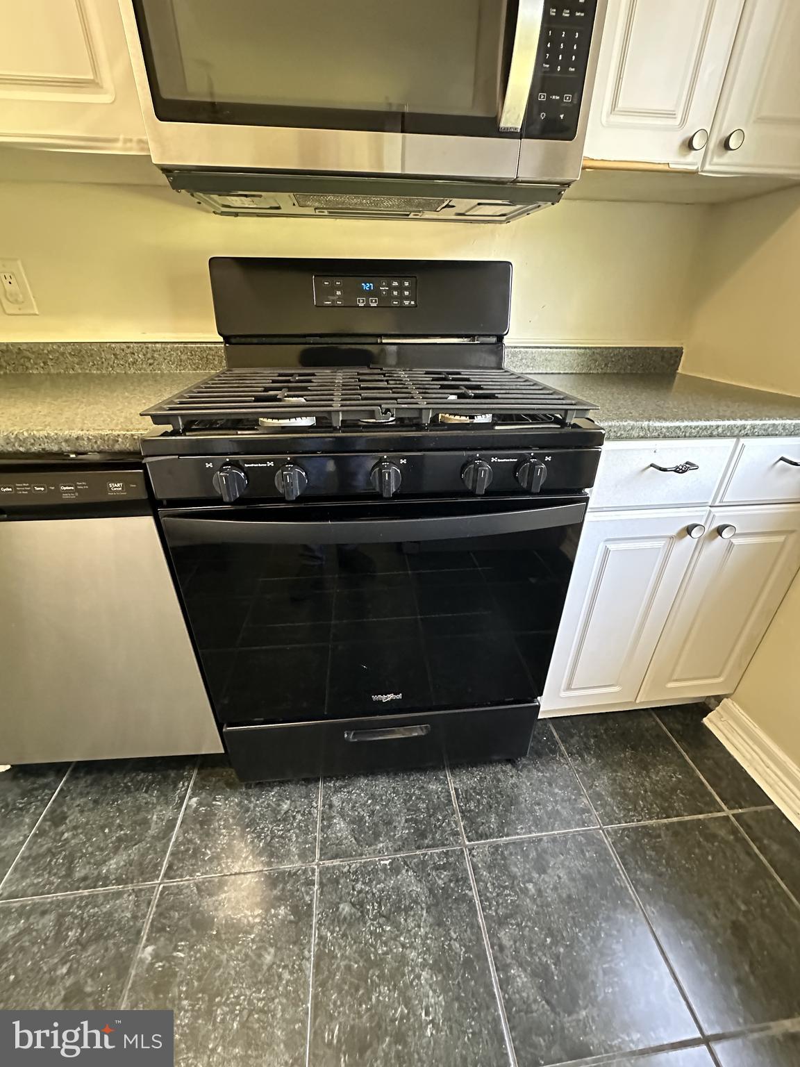 DALE CITY - Residential Lease