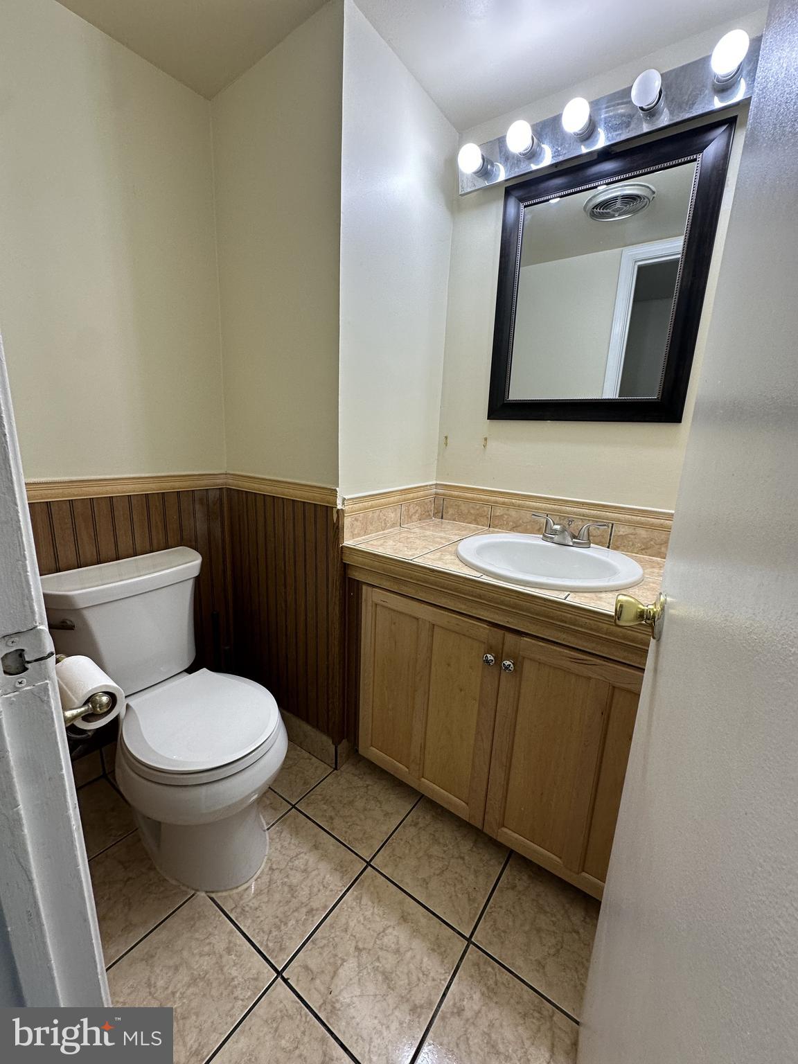 DALE CITY - Residential Lease