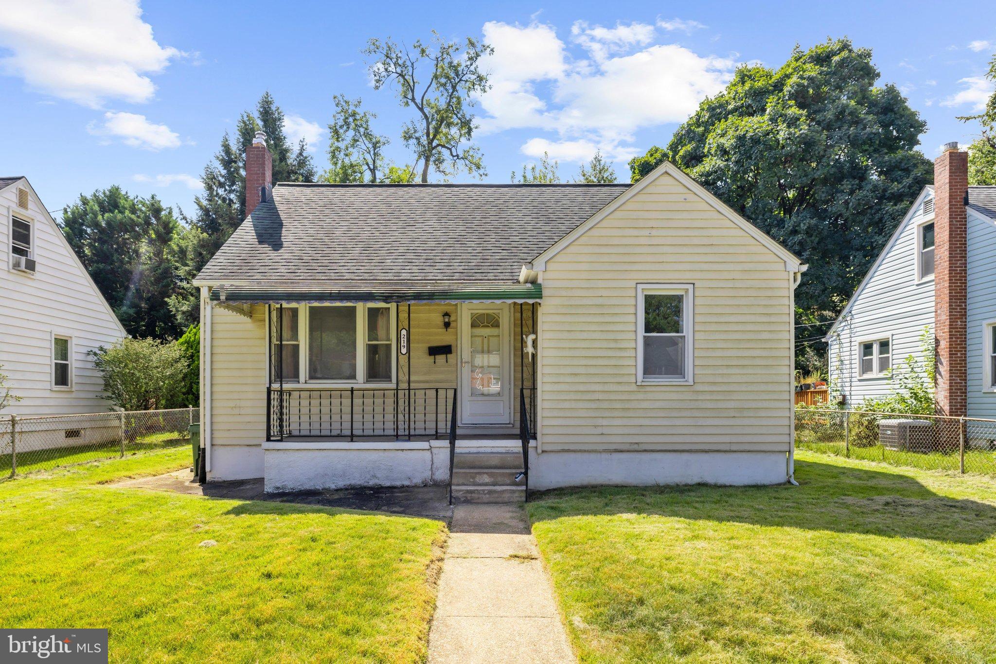 219 8TH AVENUE