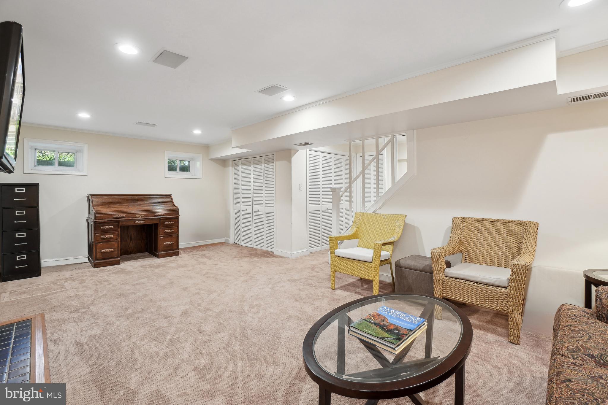 SPRING VALLEY - Residential