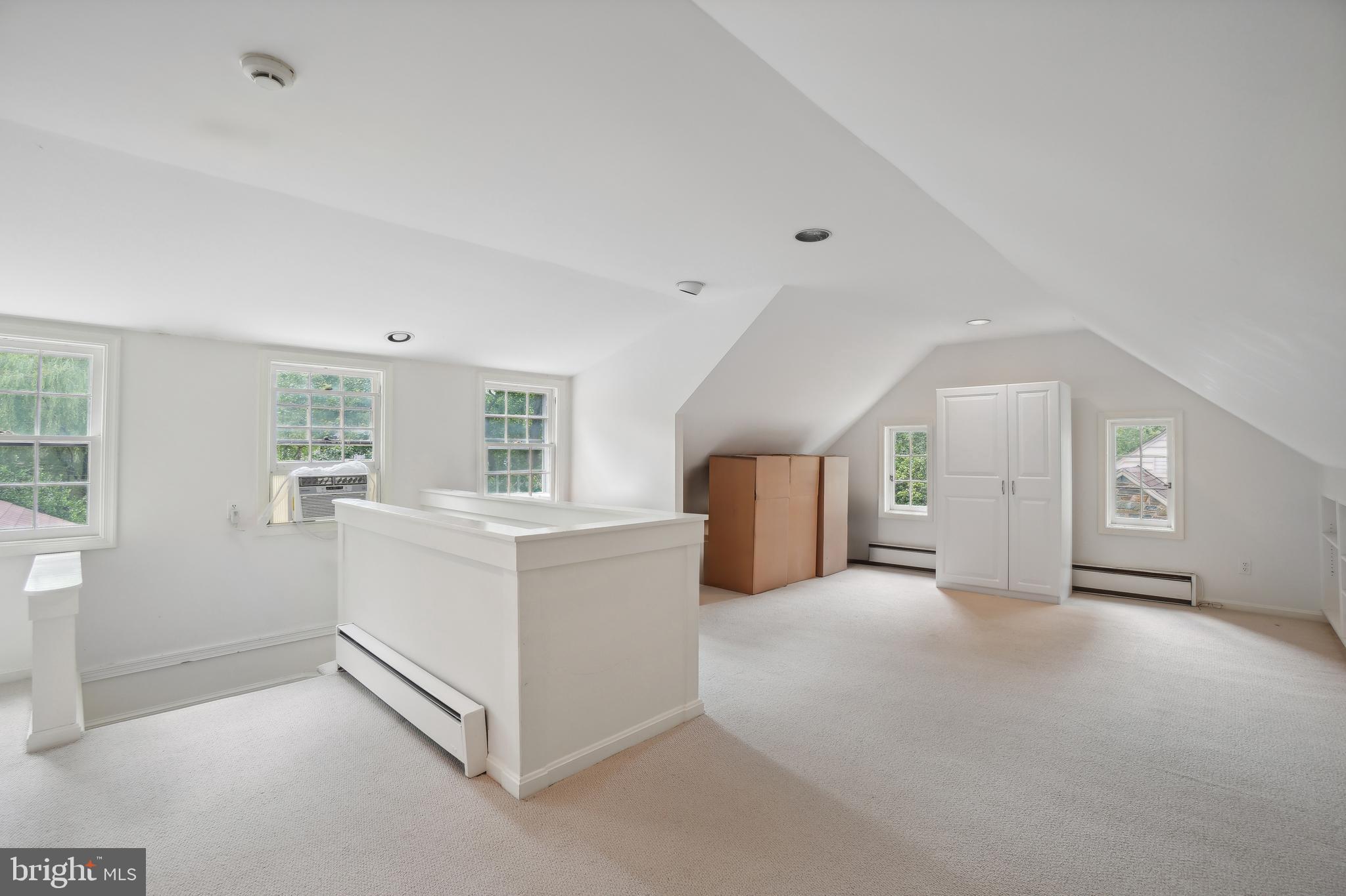 SPRING VALLEY - Residential