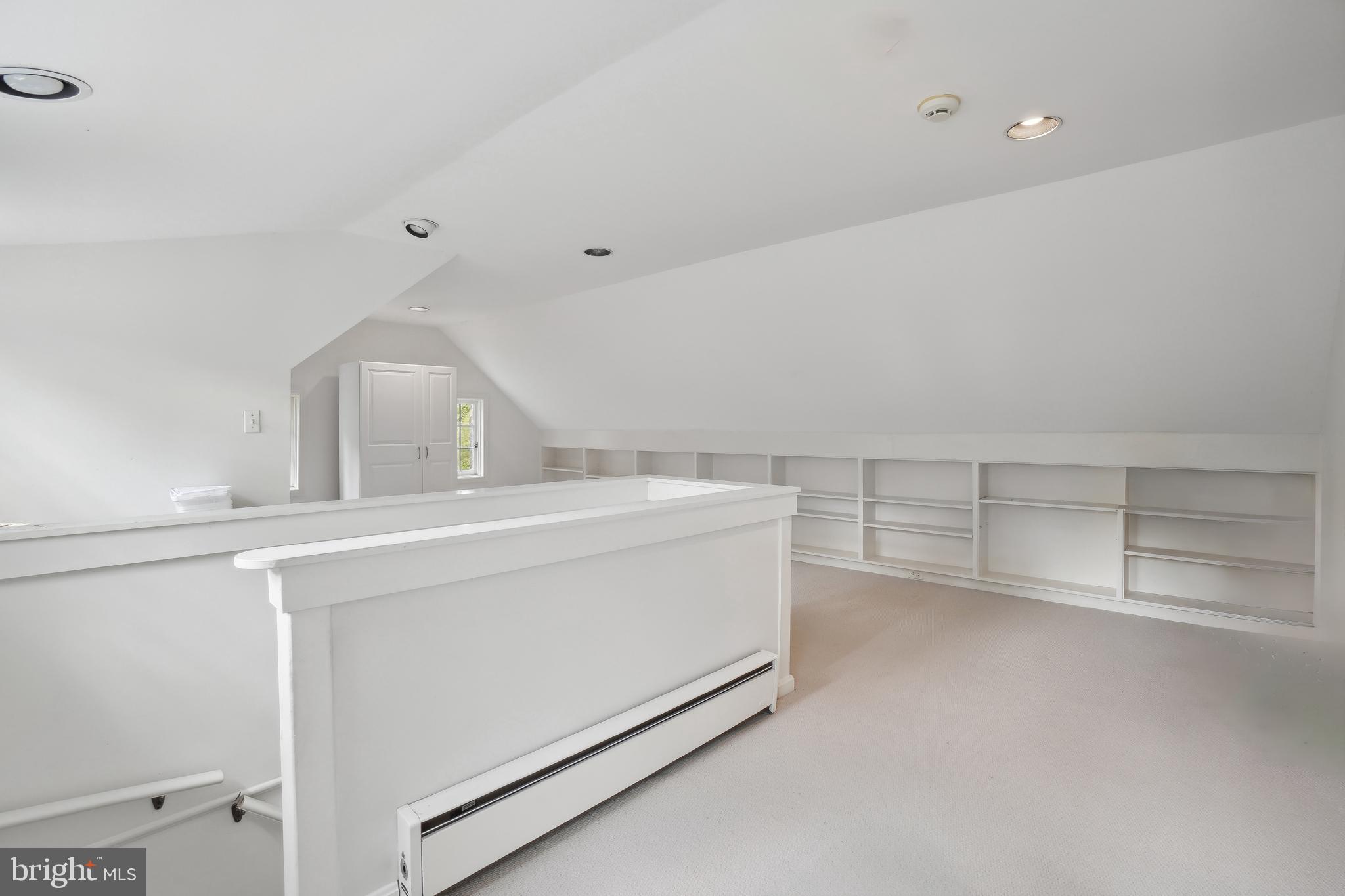 SPRING VALLEY - Residential