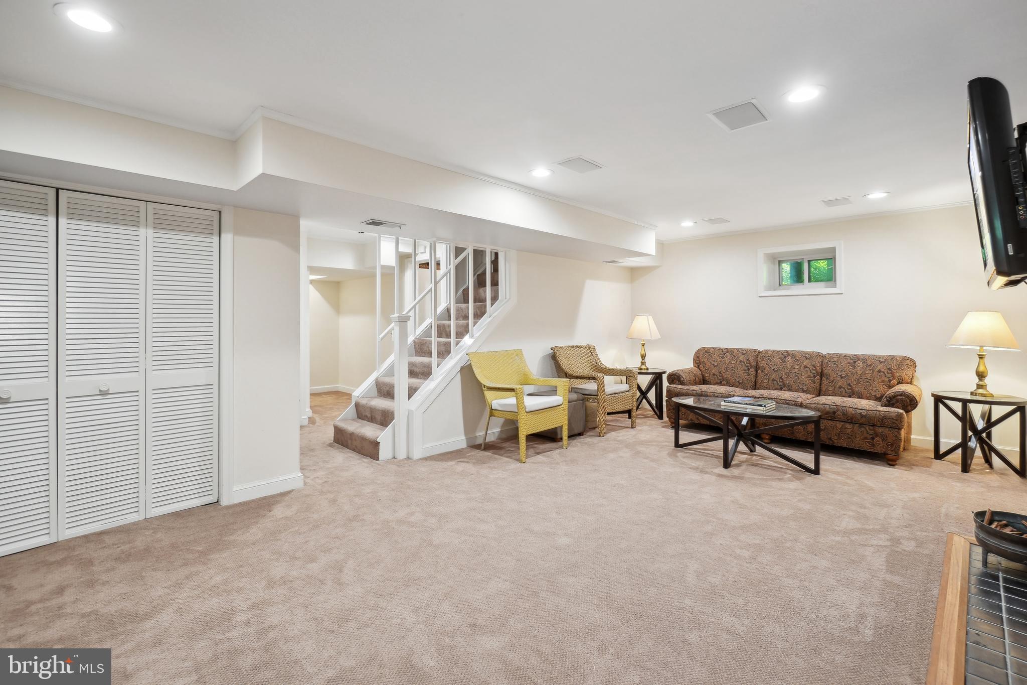 SPRING VALLEY - Residential