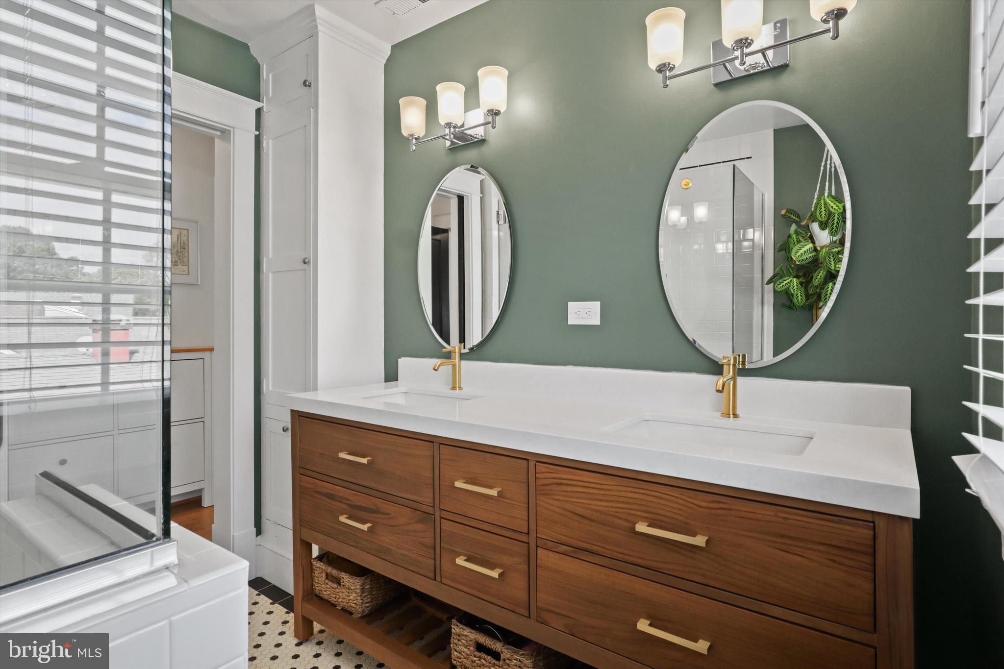 ROSEMONT - Residential