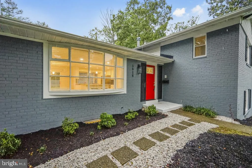 3918 Moss Drive, Annandale, VA 22003