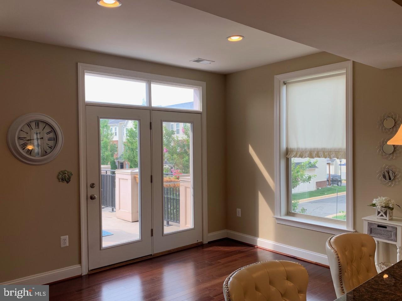 LANSDOWNE TOWN CENTER CONDOS - Residential