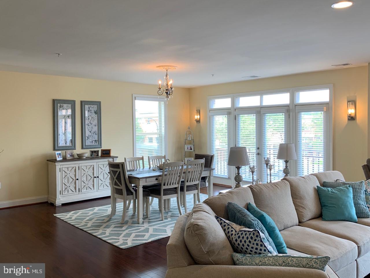 LANSDOWNE TOWN CENTER CONDOS - Residential