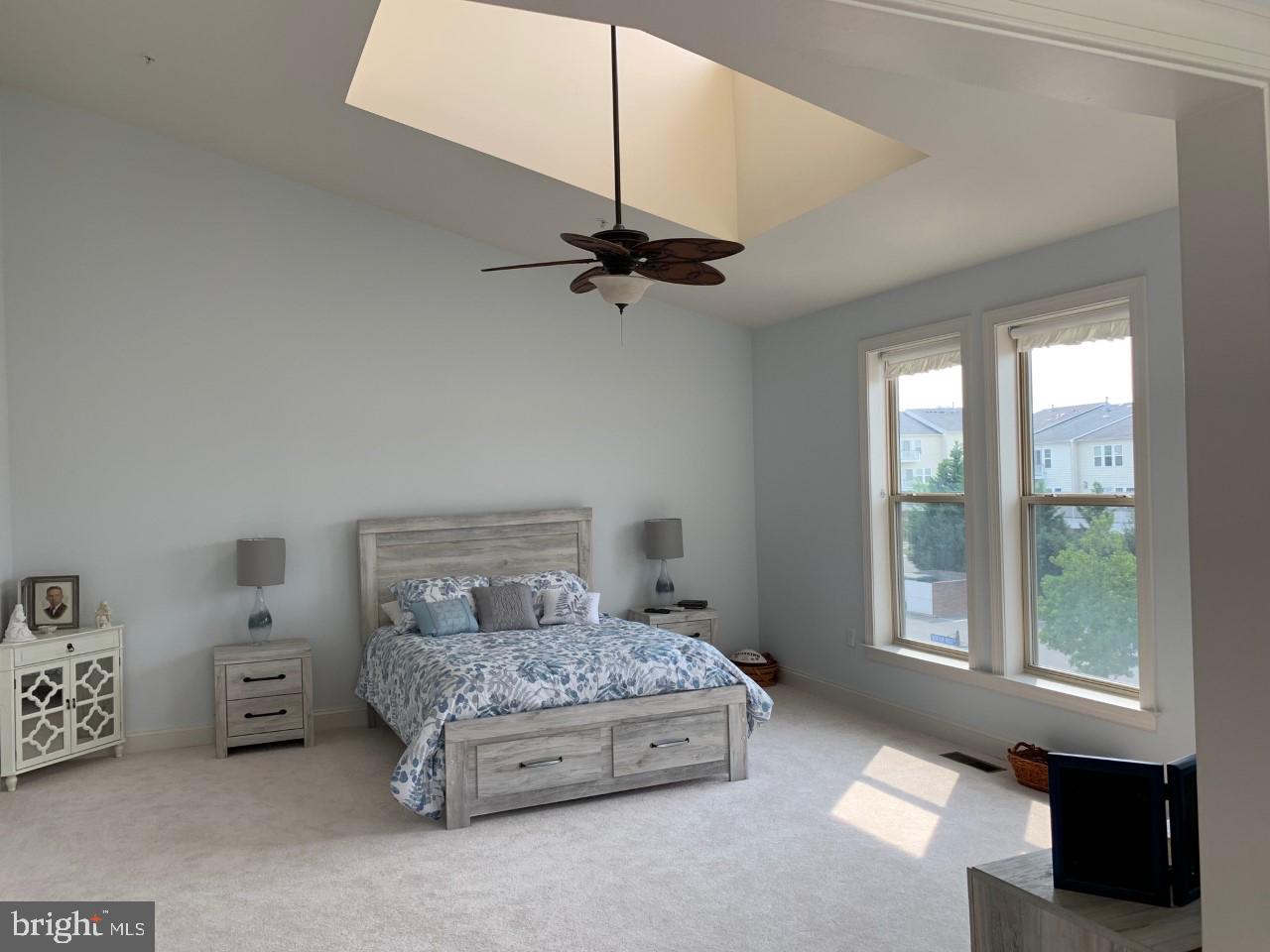 LANSDOWNE TOWN CENTER CONDOS - Residential