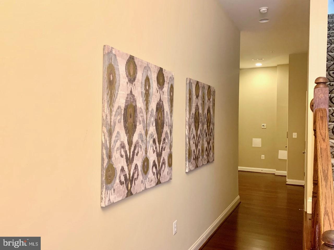 LANSDOWNE TOWN CENTER CONDOS - Residential