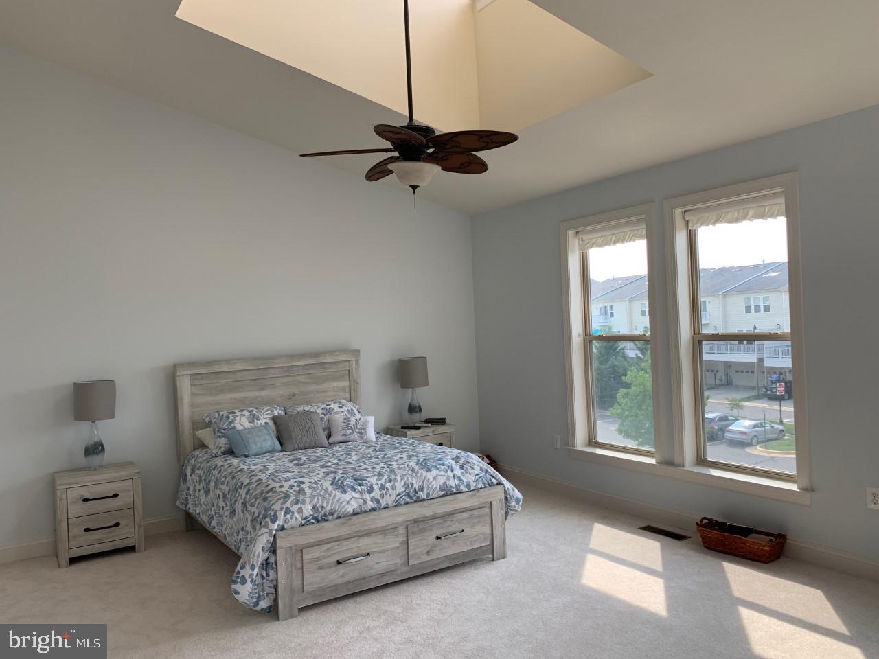 LANSDOWNE TOWN CENTER CONDOS - Residential